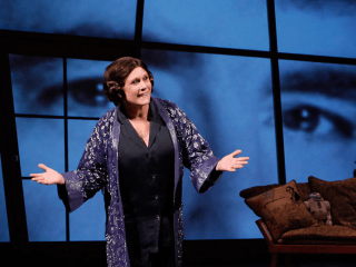 News_Gexa Energy Broadway_Carrie Fisher_Wishful Drinking