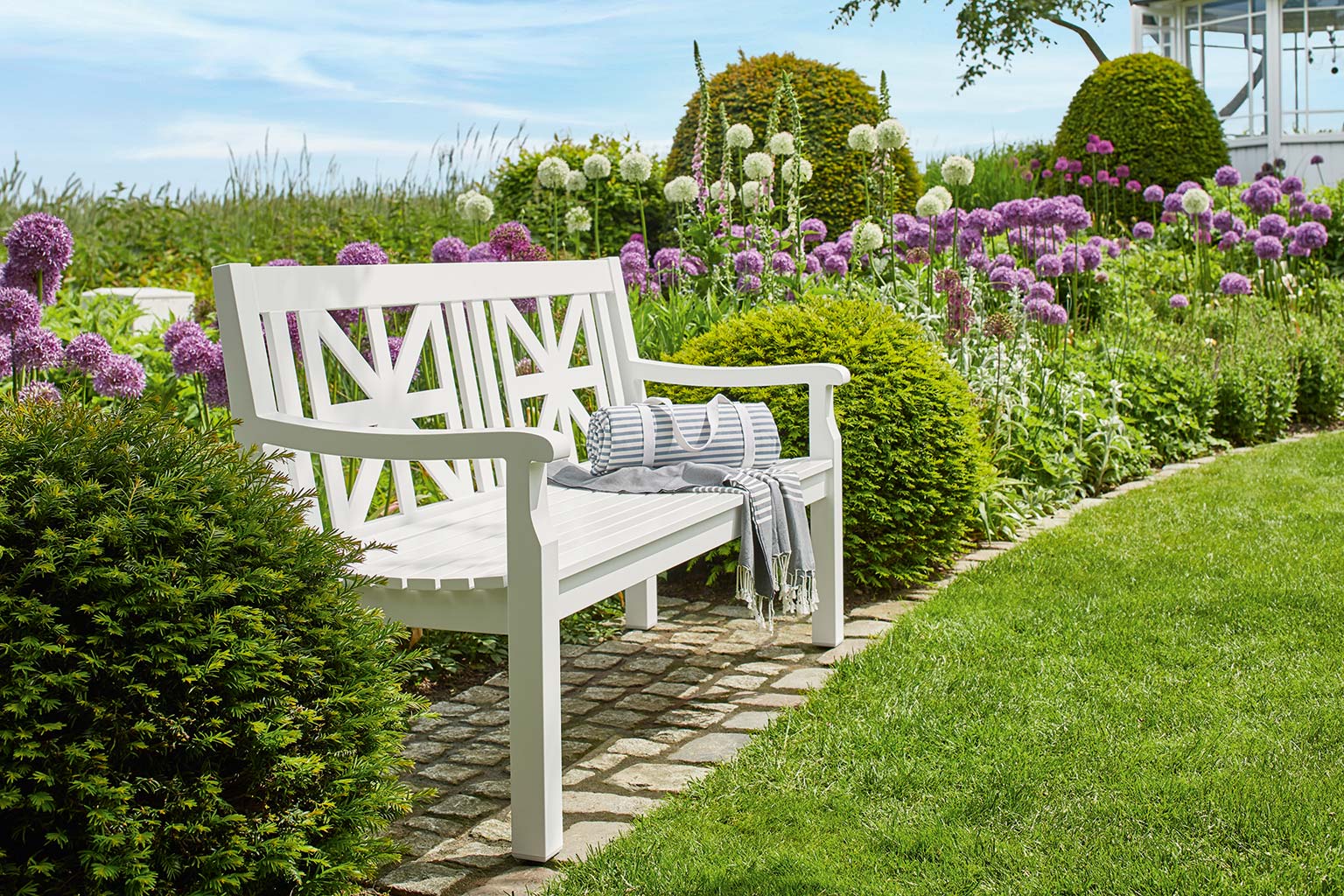 Cottage garden bench outlet