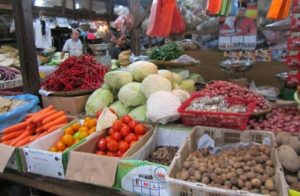 h-7-idul-fitri-harga-sembako-dan-daging-mulai-merangkak-naik-300x196-rakind-87416_pd2ufr.jpg