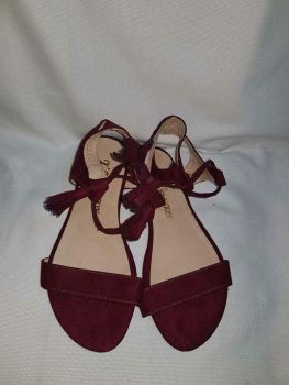 Chaussures neuves