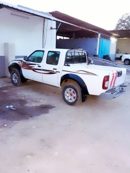 Nissan hardbody