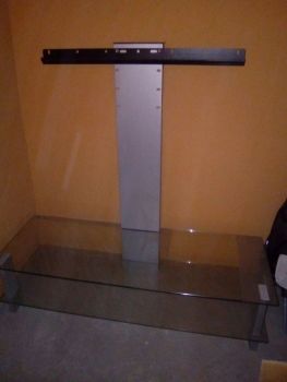 Table de télévision neuve achetée en France