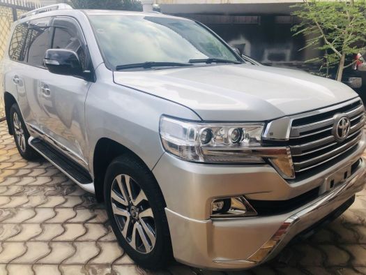 Land-Cruiser V8