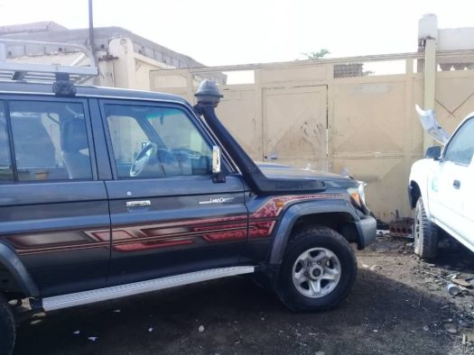 Voiture hardtop 4x4 à vendre model 2013