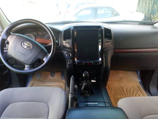 Voiture V8
