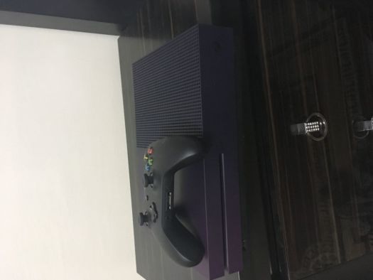 Ensemble Xbox one s 1TB neuve Canadienne