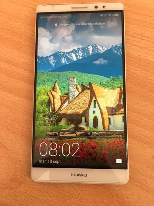 Smart Phone Huawai mate 8 presque neuf