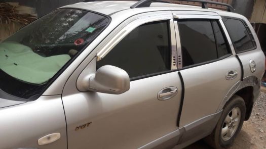 Voiture de marque SANTAFE 2005