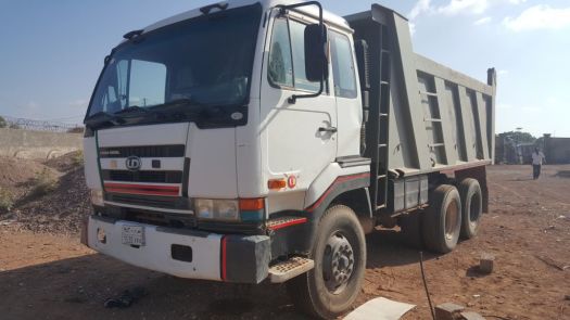 camion Nissan yudi
