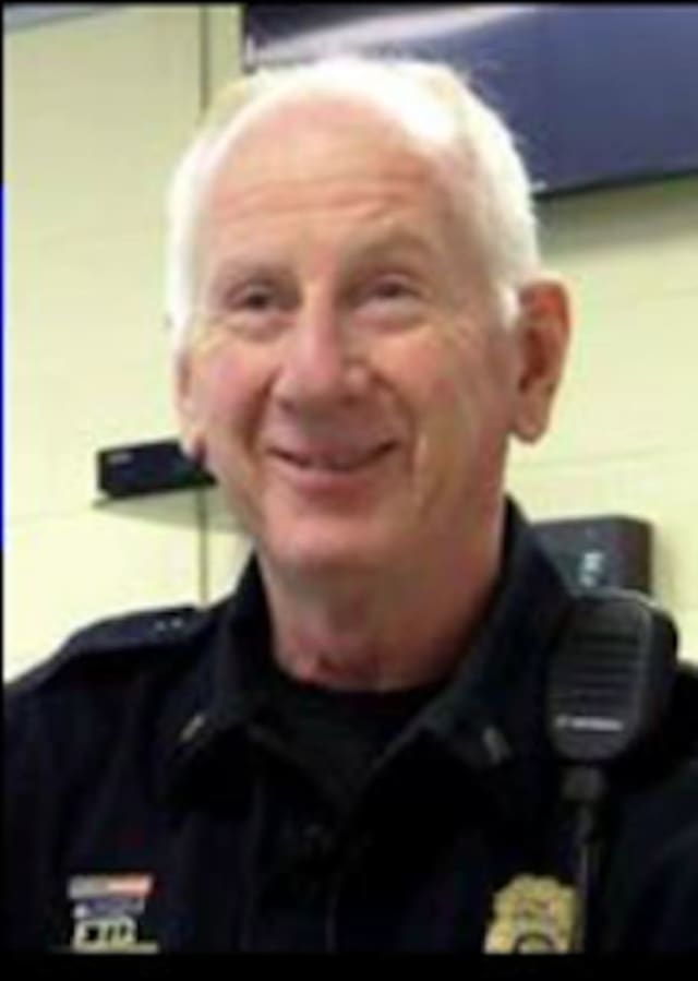 Wilton Police Sgt. <b>Thomas Tunney</b> - Screen_Shot_2015-12-18_at_2.29.35_PM_wvjdfm