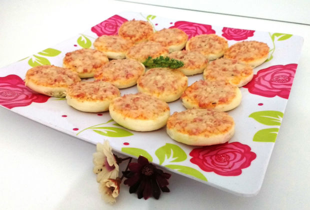 Mini Pizza de Presunto e Mussarela (SOMENTE CONGELADAS)