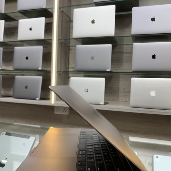Apple MacBook Pro 2019 (A-1990) | Intel Core i7 | 16GB RAM | 500GB SSD | Radeon Pro 4GB | 15.4" Retina Display | Space Gray image