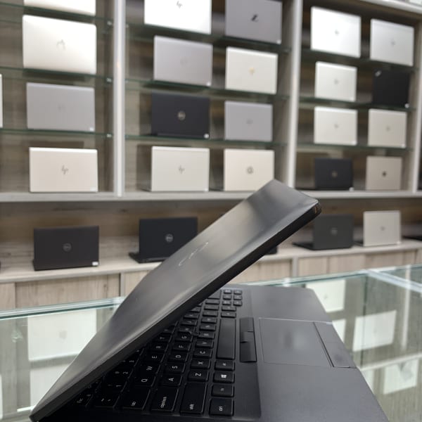 Dell Latitude 5400 | Intel Core i5 (8th Gen) | 8 GB RAM | 256 GB SSD | 14″ Touch Display | Black image