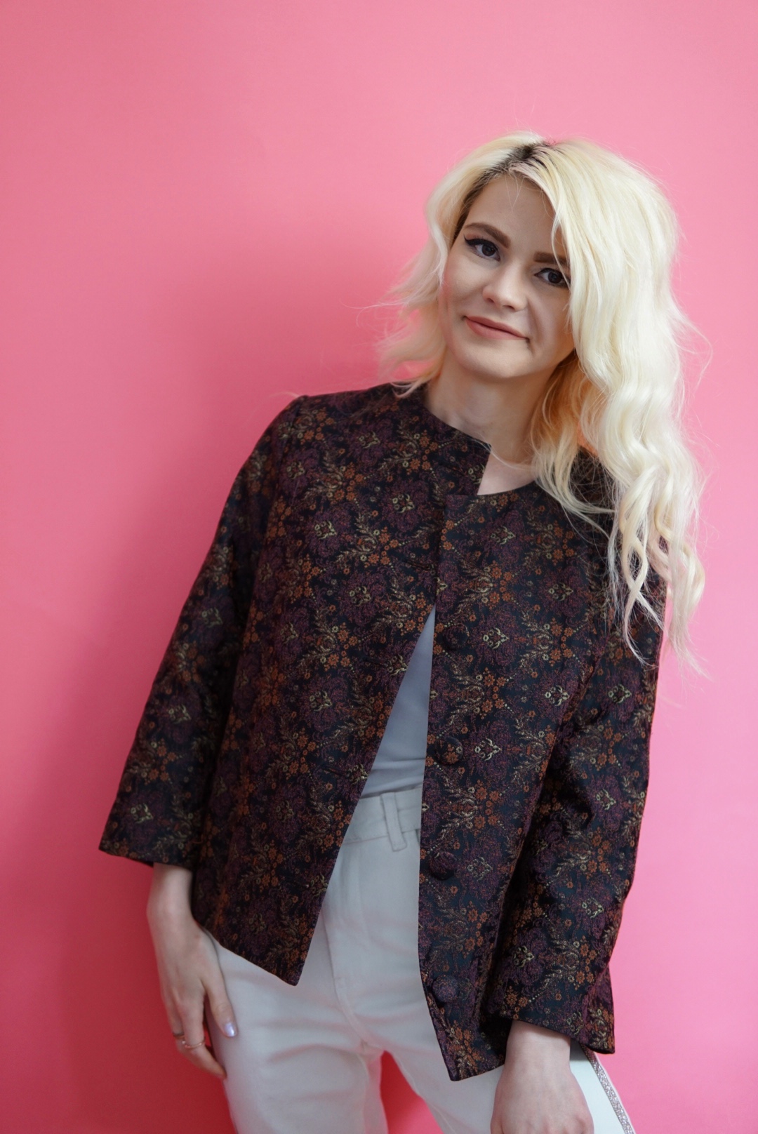 Sacou maro cu nasturi