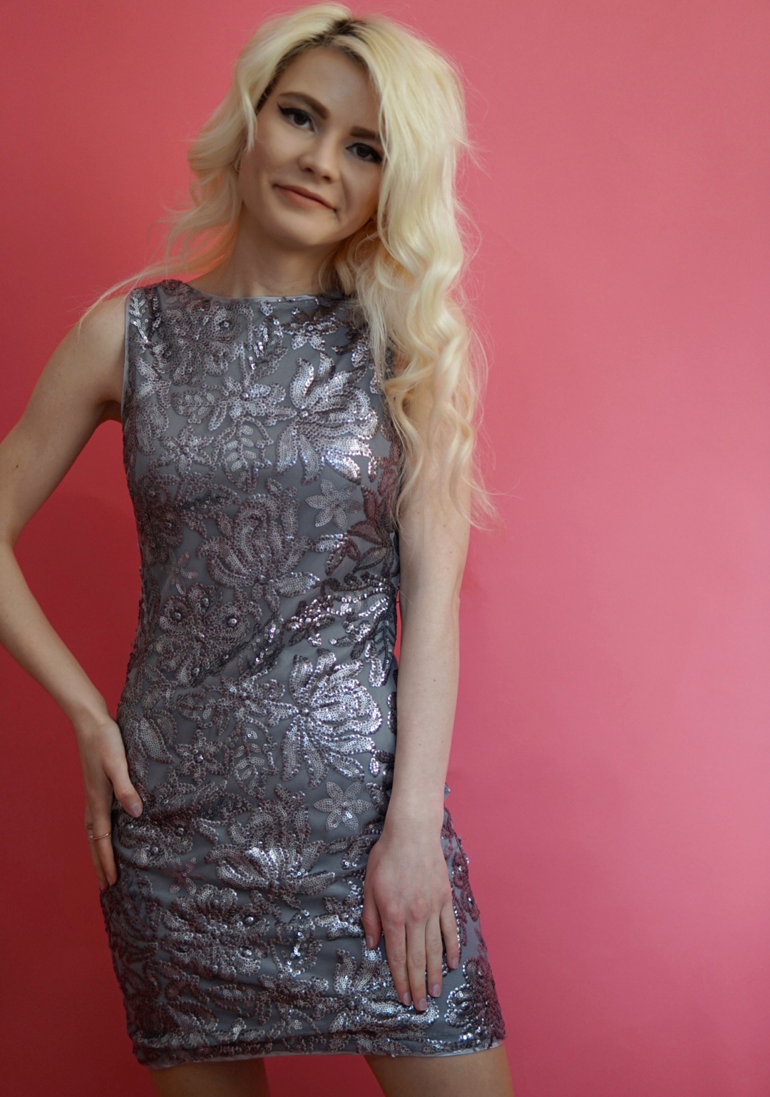 Rochie gri cu paiete