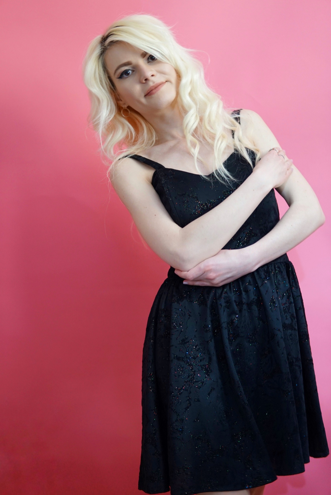 Rochie negră cu sclipici