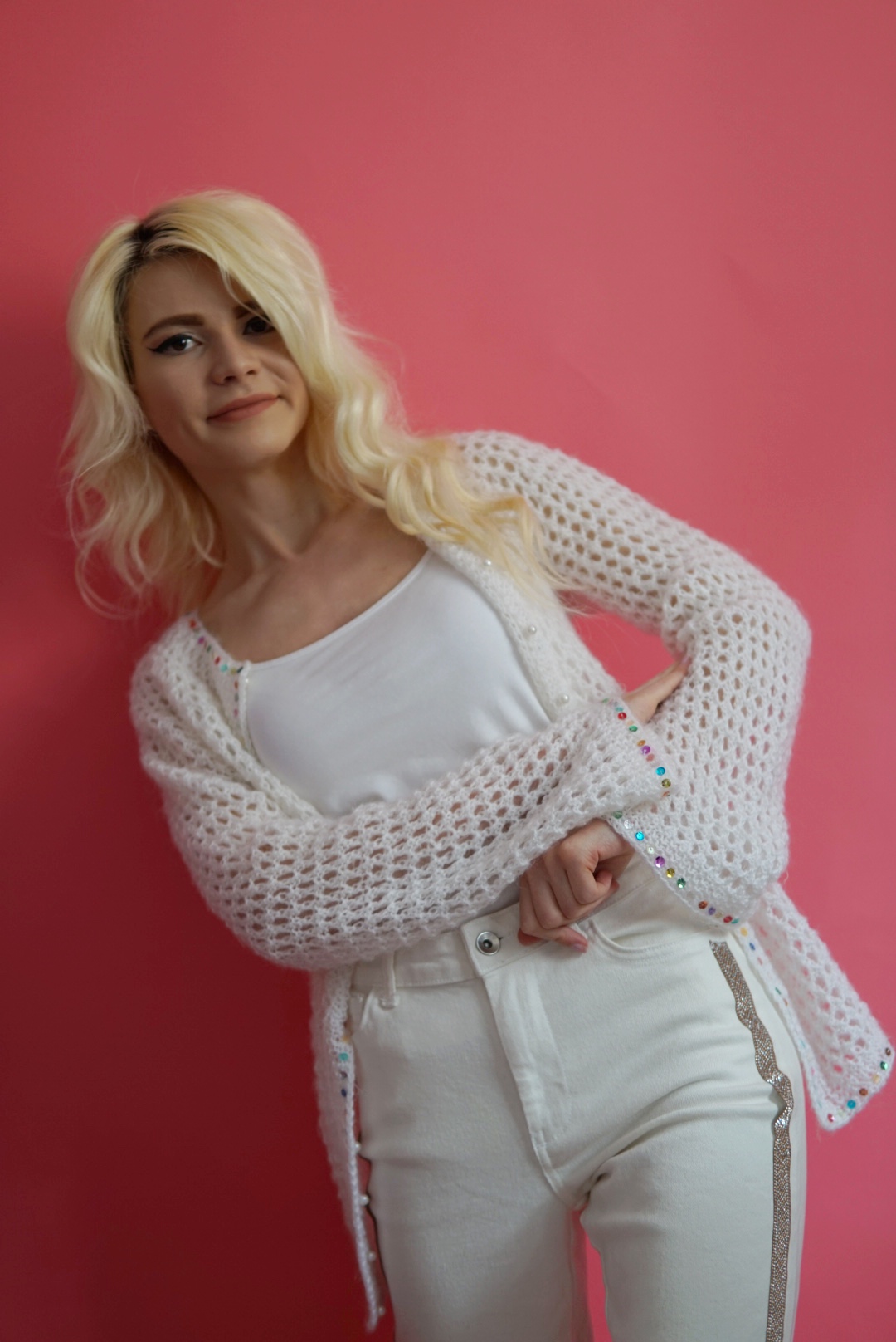 Bluza albă croșetată