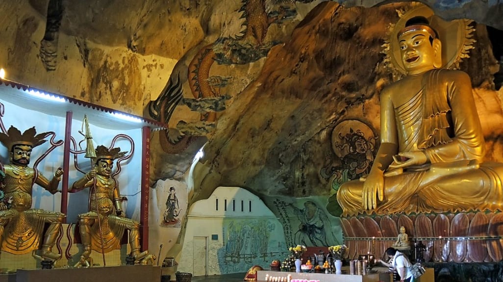  Perak Cave Temple: A Spiritual Sanctuary