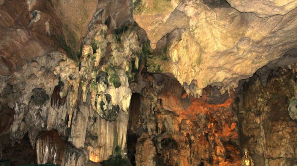  Perak Cave Temple: A Spiritual Sanctuary