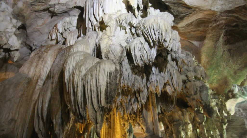  Perak Cave Temple: A Spiritual Sanctuary