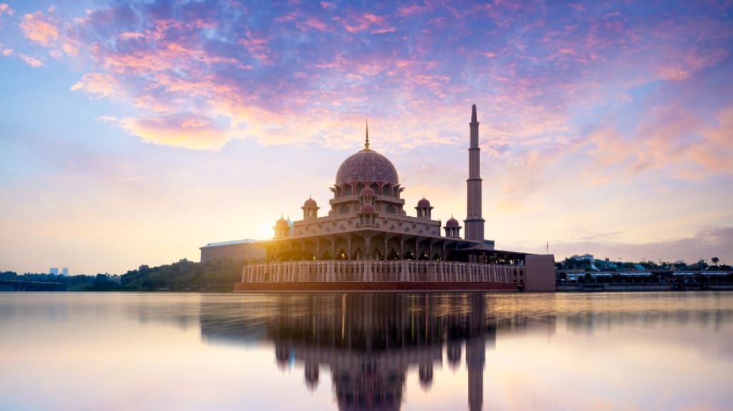 Putra Mosque: Architectural Elegance in Putrajaya