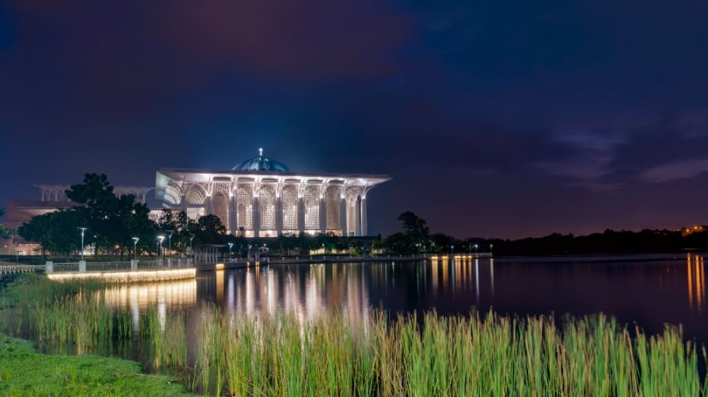 Tuanku Mizan Zainal Abidin Masjid: A Modern Marvel of Putrajaya