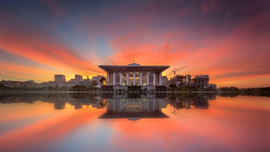 Tuanku Mizan Zainal Abidin Masjid: A Modern Marvel of Putrajaya