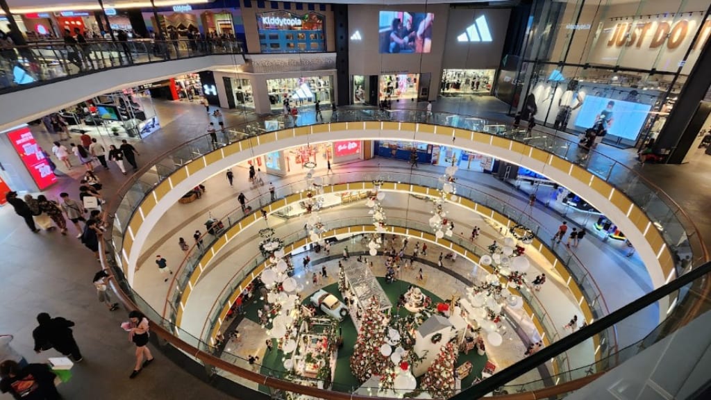 The Mall, Mid Valley Southkey: A Modern Shopping Haven