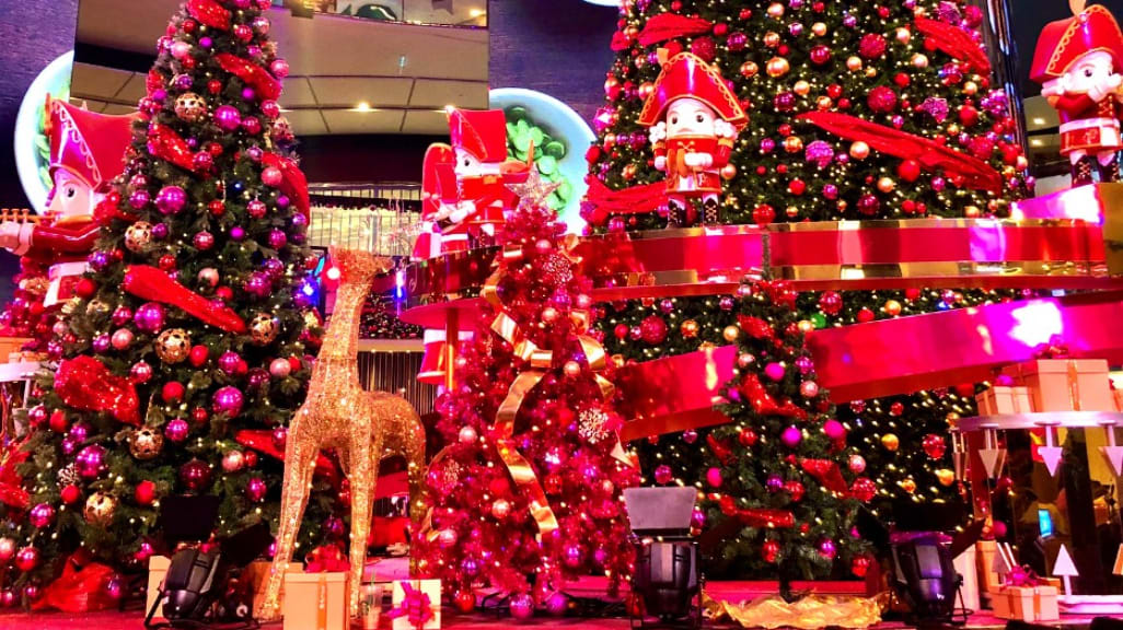 SkyAvenue: A Dazzling Mix of Entertainment and Shopping