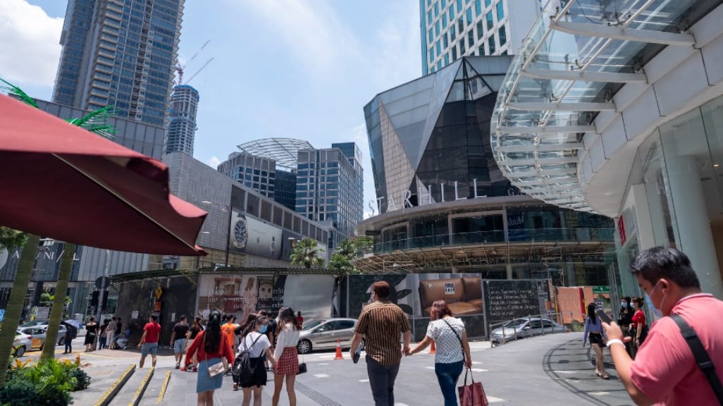 Fahrenheit88: A Contemporary Shopping Hub with Youthful Energy