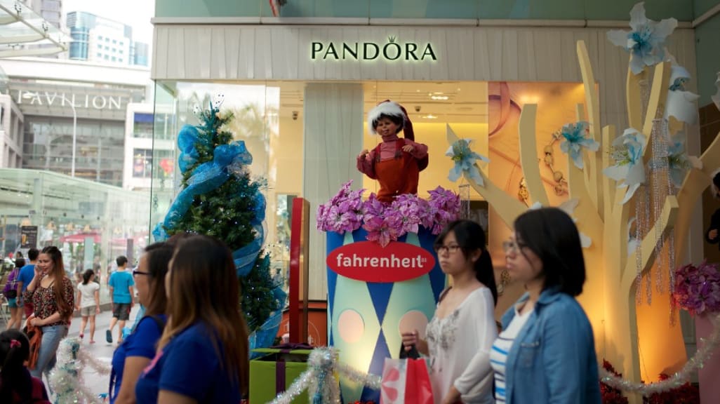 Fahrenheit88: A Contemporary Shopping Hub with Youthful Energy