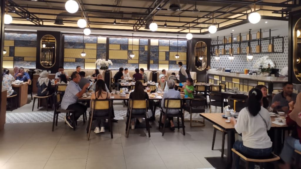 Luk Yu Tea House: A Fusion of Elegance and Tradition