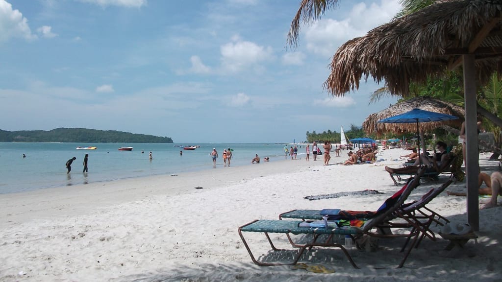 Cenang Beach’s Culinary Journey: Where to Eat in Langkawi