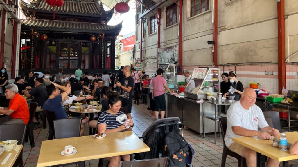 Lau Ya Keng Foodcourt: A Laksa Hub in the Heart of Kuching