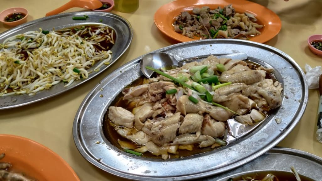 Restoran Cowan Street Ayam Tauge & Koitiau: Blending Tradition with Innovation