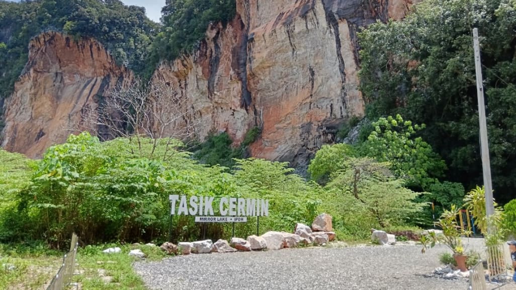 Tasik Cermin Ipoh: A Hidden Mirror Lake Paradise