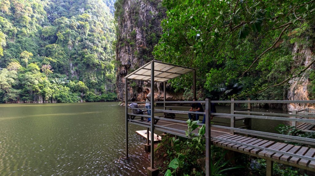Tasik Cermin Ipoh: A Hidden Mirror Lake Paradise