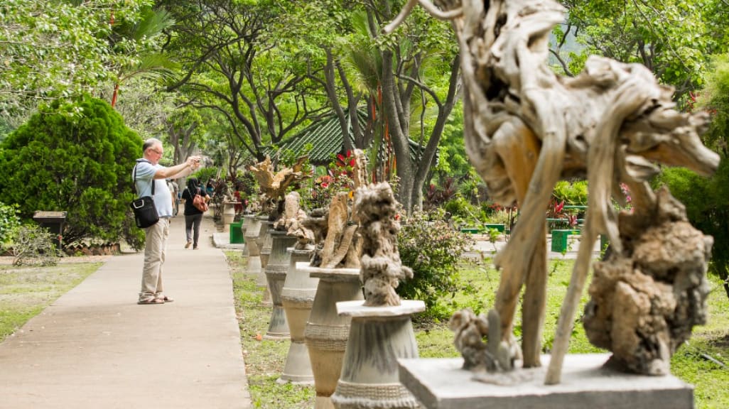 Kek Look Tong: Nature's Splendor Meets Spiritual Peace
