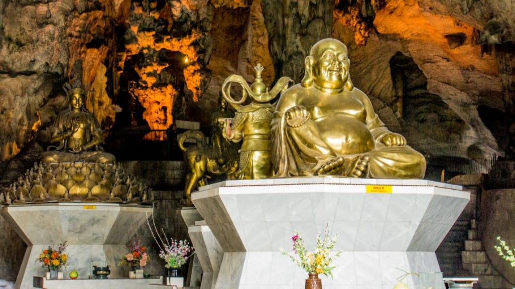 Kek Look Tong: Nature's Splendor Meets Spiritual Peace