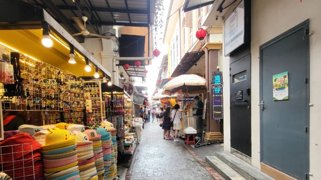 Concubine Ln: A Walk Through History and Culture