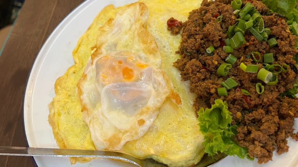 Little Rara Chow Kit: A Thai Street Food Adventure