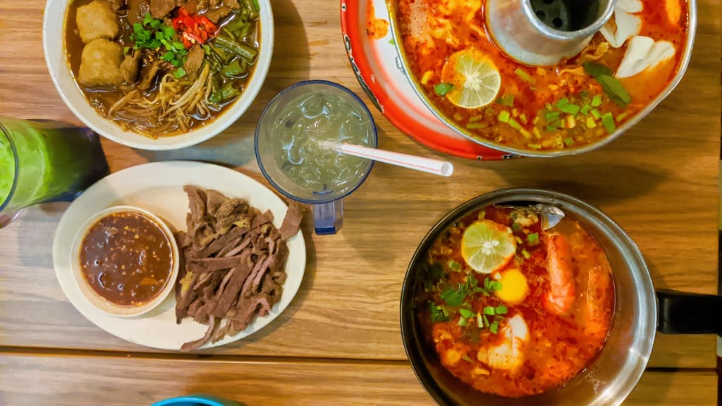 Little Rara Chow Kit: A Thai Street Food Adventure