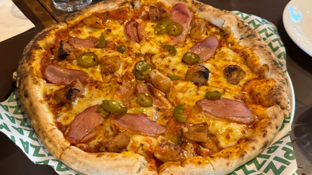 Pizza Mansion: A Trendy Pizza Haven