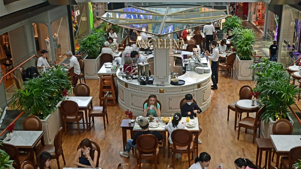 Shopping Mall: A Luxury Shopping Haven