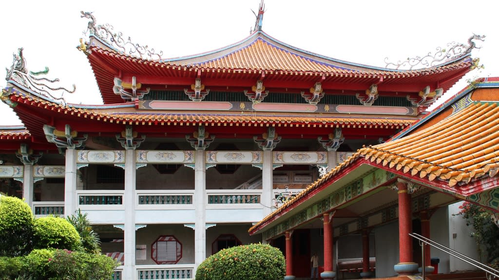 Kong Meng San Phor Kark See Monastery: A Haven of Buddhist Serenity