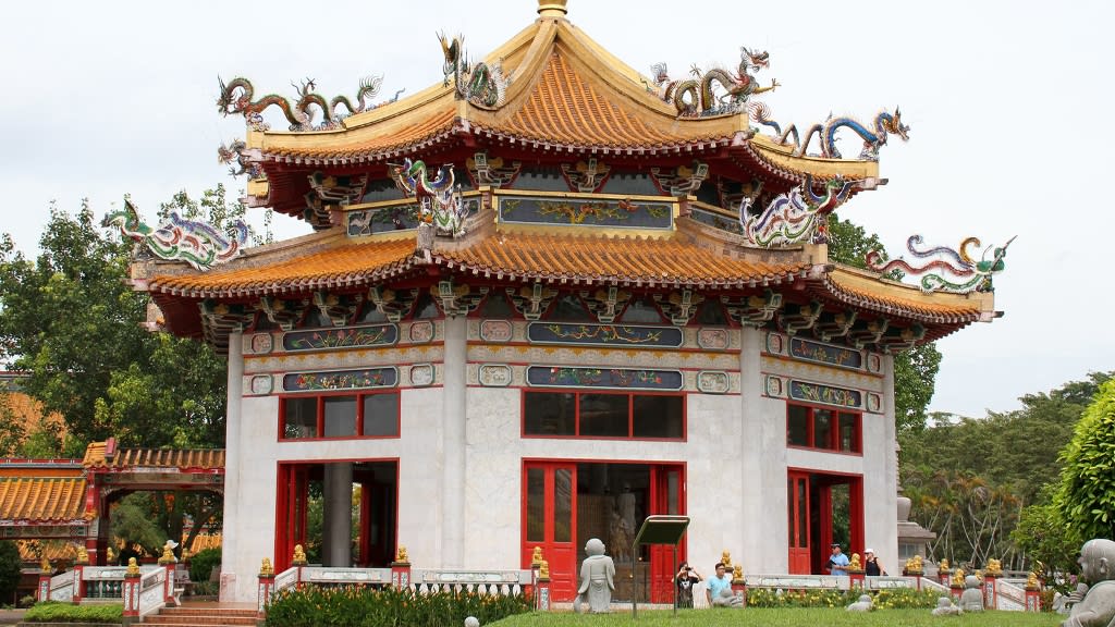 Kong Meng San Phor Kark See Monastery: A Haven of Buddhist Serenity