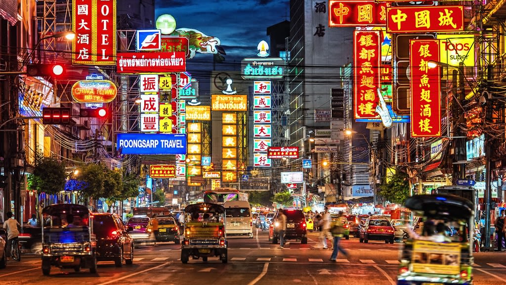 Yaowarat Rd: The Culinary Soul of Bangkok’s Chinatown