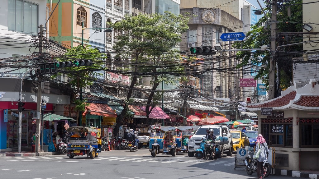 Yaowarat Rd: The Culinary Soul of Bangkok’s Chinatown