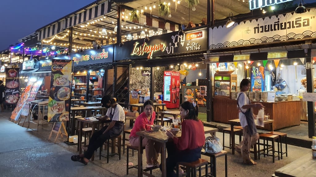 Srinagarindra Train Night Market: A Nostalgic Journey Through Time