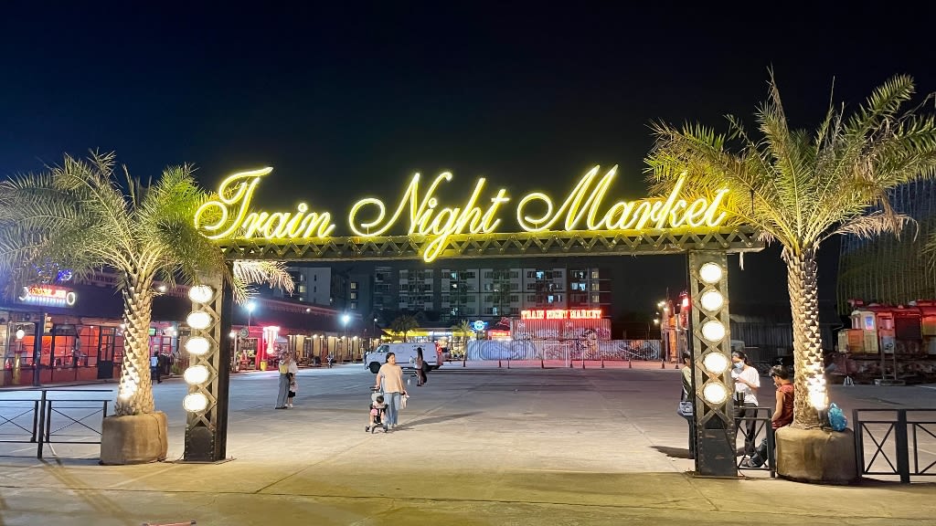 Srinagarindra Train Night Market: A Nostalgic Journey Through Time